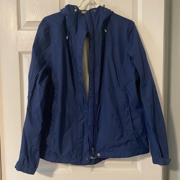 LL Bean Trail Model Jacket - Picture 2 of 10